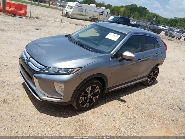 JA4AT5AA1JZ068573 2018 MITSUBISHI ECLIPSE CROSS - Image 2