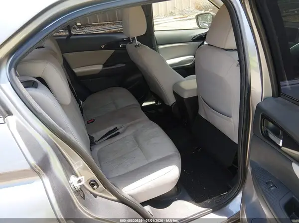JA4AT5AA1JZ068573 2018 MITSUBISHI ECLIPSE CROSS - Image 8