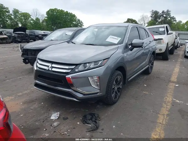 JA4AT5AA1JZ069660 2018 MITSUBISHI ECLIPSE CROSS - Image 2