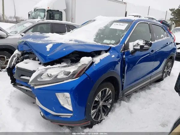 JA4AT5AA1KZ002378 2019 MITSUBISHI ECLIPSE CROSS - Image 2