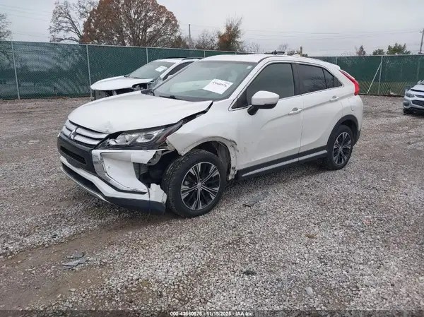 JA4AT5AA1KZ022601 2019 MITSUBISHI ECLIPSE CROSS - Image 2