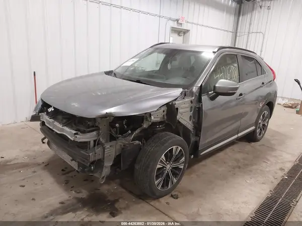 JA4AT5AA1KZ023845 2019 MITSUBISHI ECLIPSE CROSS - Image 2