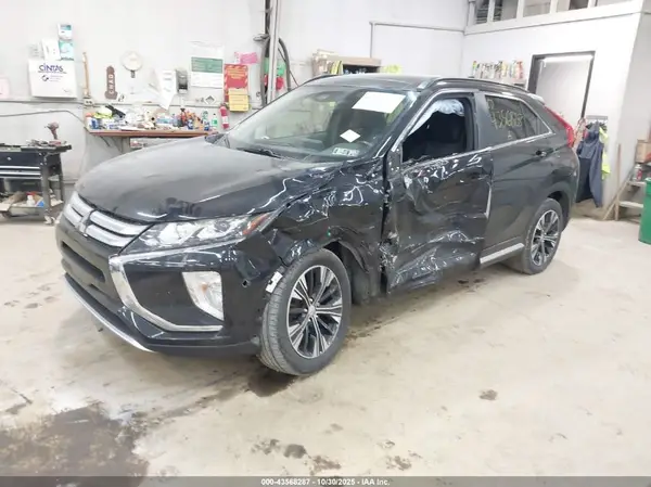 JA4AT5AA1LZ000440 2020 MITSUBISHI ECLIPSE CROSS - Image 2