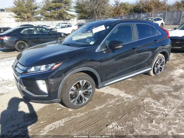 JA4AT5AA1LZ000518 2020 MITSUBISHI ECLIPSE CROSS - Image 2