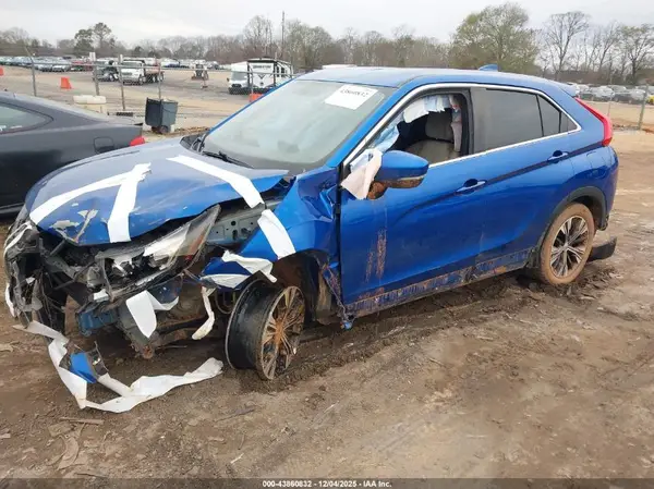 JA4AT5AA2JZ040278 2018 MITSUBISHI ECLIPSE CROSS - Image 2