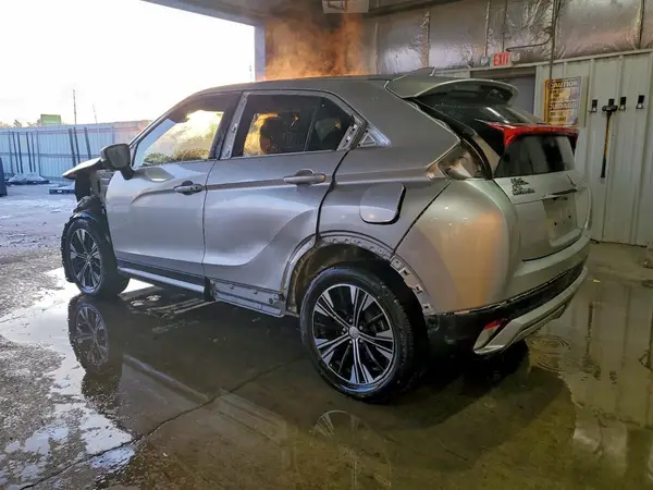 JA4AT5AA2JZ046405 2018 MITSUBISHI ECLIPSE CROSS - Image 2