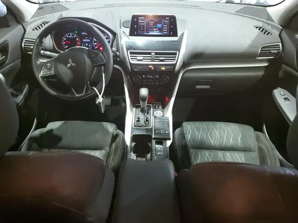 JA4AT5AA2JZ067111 2018 MITSUBISHI ECLIPSE CROSS - Image 8