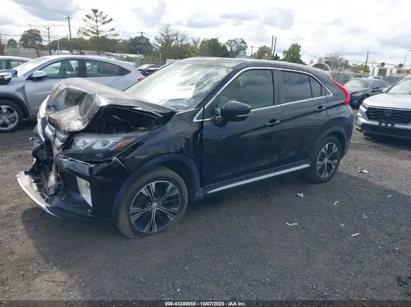 JA4AT5AA2KZ001515 2019 MITSUBISHI ECLIPSE CROSS - Image 2