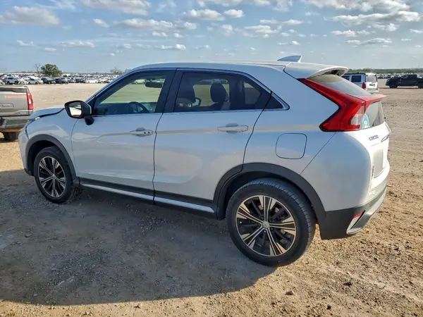 JA4AT5AA3JZ068476 2018 MITSUBISHI ECLIPSE CROSS - Image 2