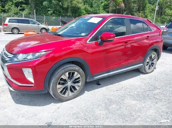 JA4AT5AA4JZ049502 2018 MITSUBISHI ECLIPSE CROSS - Image 2