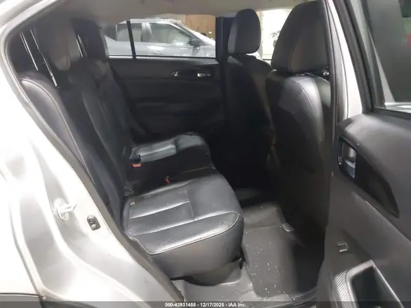 JA4AT5AA4JZ050925 2018 MITSUBISHI ECLIPSE CROSS - Image 8