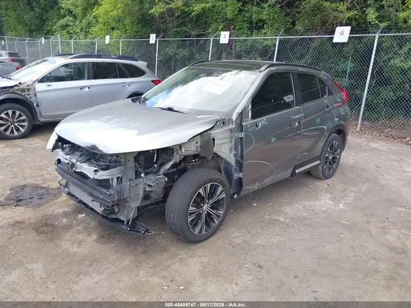 JA4AT5AA4JZ069393 2018 MITSUBISHI ECLIPSE CROSS - Image 2