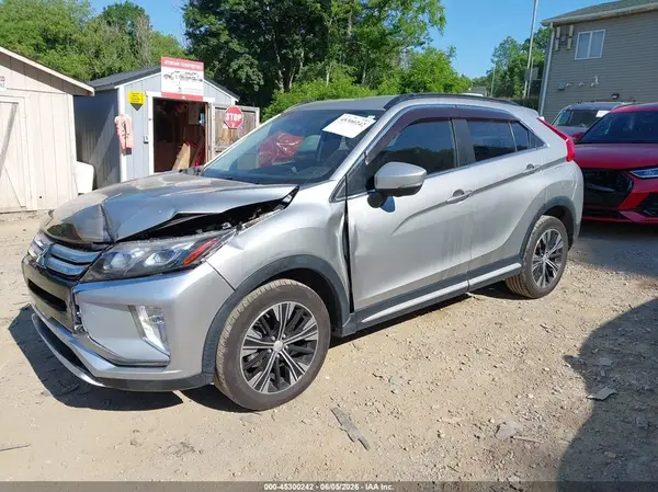JA4AT5AA4KZ001807 2019 MITSUBISHI ECLIPSE CROSS - Image 2