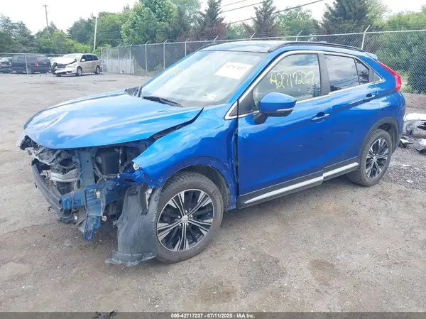 JA4AT5AA4LZ030824 2020 MITSUBISHI ECLIPSE CROSS - Image 2