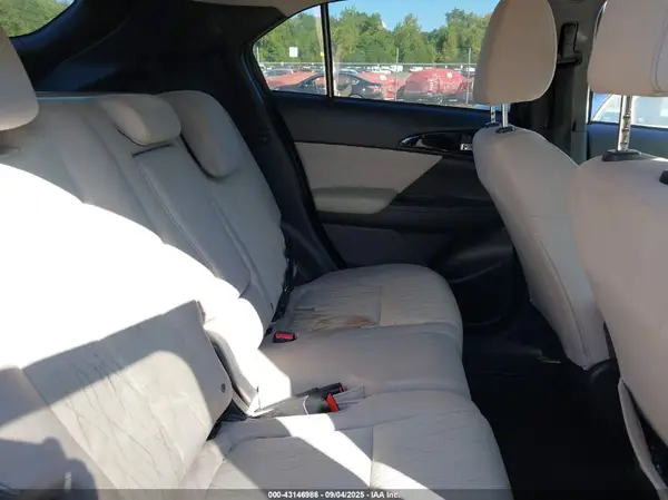 JA4AT5AA5JZ037987 2018 MITSUBISHI ECLIPSE CROSS - Image 8