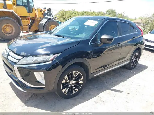 JA4AT5AA5JZ039030 2018 MITSUBISHI ECLIPSE CROSS - Image 2