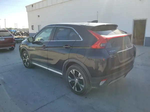 JA4AT5AA5JZ039562 2018 MITSUBISHI ECLIPSE CROSS - Image 2