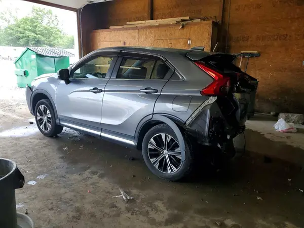 JA4AT5AA5JZ040355 2018 MITSUBISHI ECLIPSE CROSS - Image 2