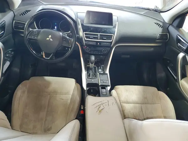 JA4AT5AA5JZ040355 2018 MITSUBISHI ECLIPSE CROSS - Image 8