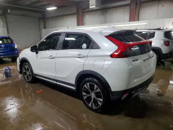 JA4AT5AA5JZ046432 2018 MITSUBISHI ECLIPSE CROSS - Image 2