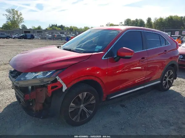 JA4AT5AA5JZ048097 2018 MITSUBISHI ECLIPSE CROSS - Image 2
