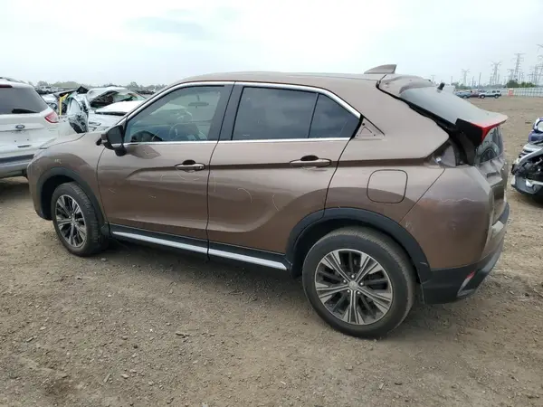 JA4AT5AA5JZ050853 2018 MITSUBISHI ECLIPSE CROSS - Image 2