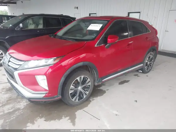 JA4AT5AA5JZ051565 2018 MITSUBISHI ECLIPSE CROSS - Image 2