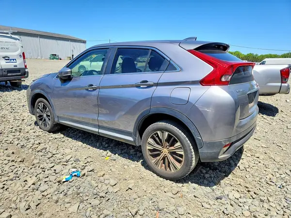 JA4AT5AA5JZ068673 2018 MITSUBISHI ECLIPSE CROSS - Image 2