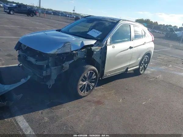 JA4AT5AA5KZ019880 2019 MITSUBISHI ECLIPSE CROSS - Image 2