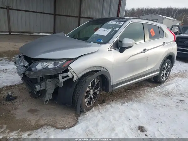 JA4AT5AA5LZ013868 2020 MITSUBISHI ECLIPSE CROSS - Image 2