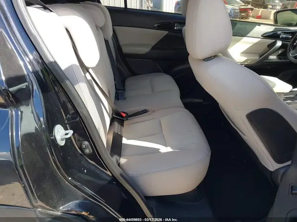 JA4AT5AA6JZ056161 2018 MITSUBISHI ECLIPSE CROSS - Image 8