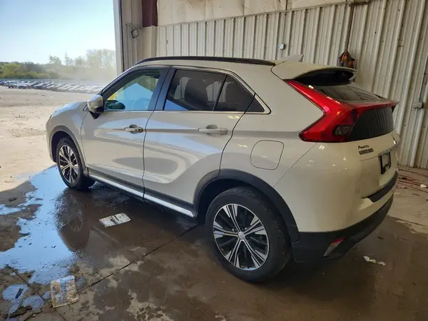 JA4AT5AA7JZ038056 2018 MITSUBISHI ECLIPSE CROSS - Image 2