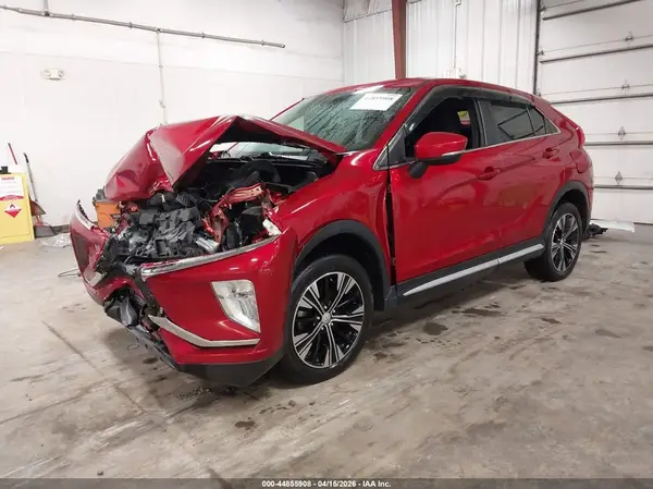 JA4AT5AA7JZ042768 2018 MITSUBISHI ECLIPSE CROSS - Image 2