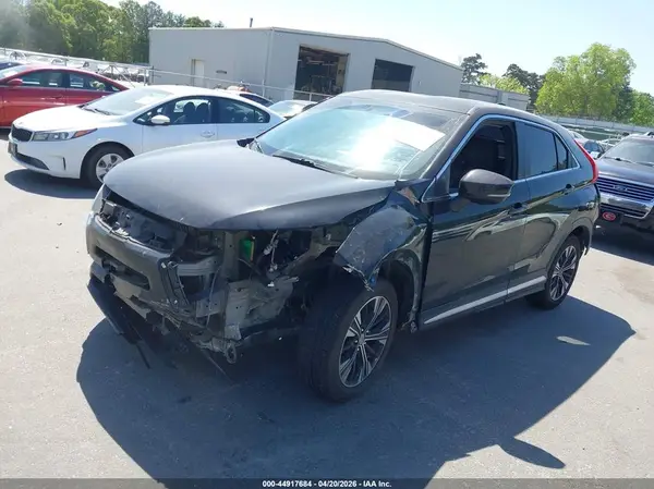 JA4AT5AA7JZ068416 2018 MITSUBISHI ECLIPSE CROSS - Image 2