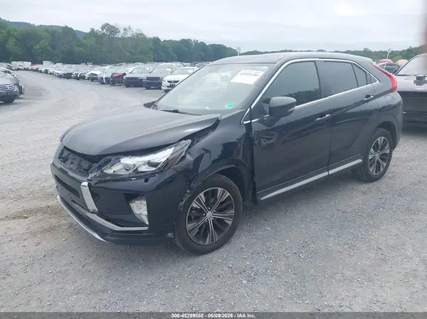 JA4AT5AA8JZ038373 2018 MITSUBISHI ECLIPSE CROSS - Image 2