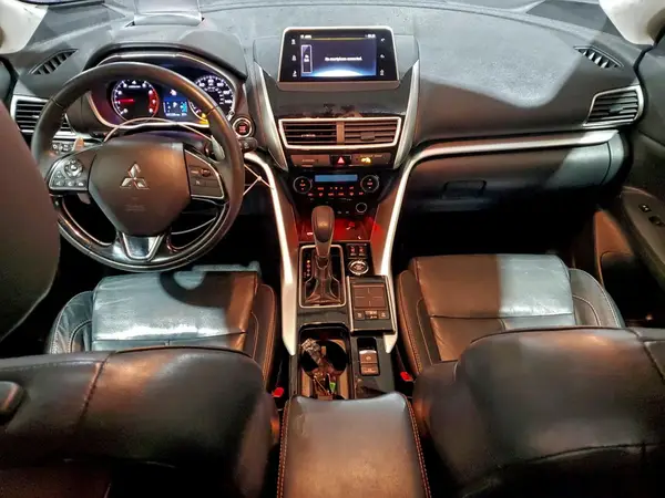 JA4AT5AA8JZ040026 2018 MITSUBISHI ECLIPSE CROSS - Image 8