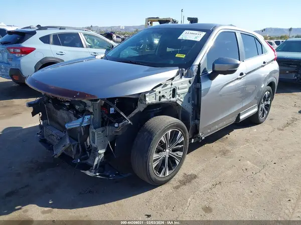 JA4AT5AA8JZ041323 2018 MITSUBISHI ECLIPSE CROSS - Image 2