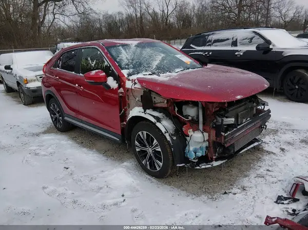 JA4AT5AA8JZ047431 2018 MITSUBISHI ECLIPSE CROSS - Image 1