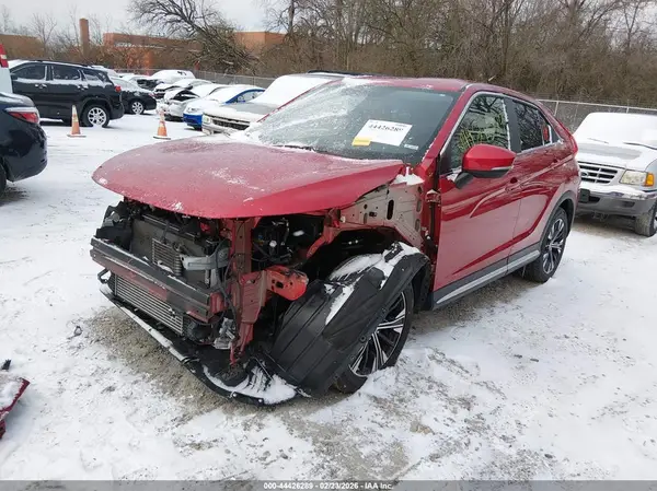JA4AT5AA8JZ047431 2018 MITSUBISHI ECLIPSE CROSS - Image 2