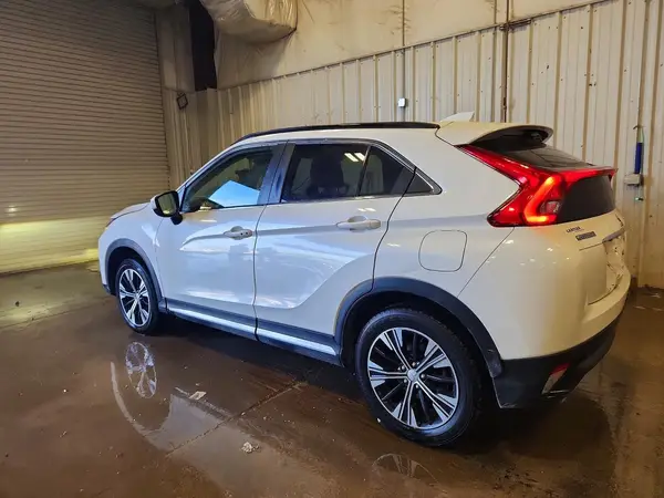 JA4AT5AA8JZ063872 2018 MITSUBISHI ECLIPSE CROSS - Image 2