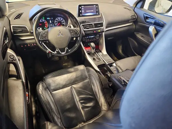 JA4AT5AA8JZ063872 2018 MITSUBISHI ECLIPSE CROSS - Image 8