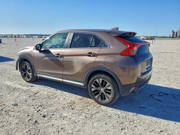 JA4AT5AA8JZ064830 2018 MITSUBISHI ECLIPSE CROSS - Image 2
