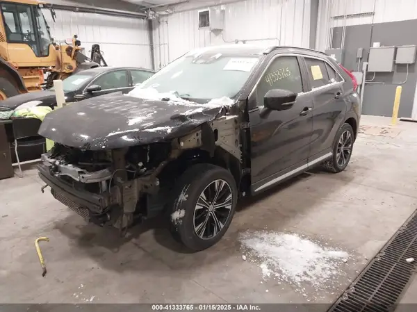 JA4AT5AA8JZ068425 2018 MITSUBISHI ECLIPSE CROSS - Image 2