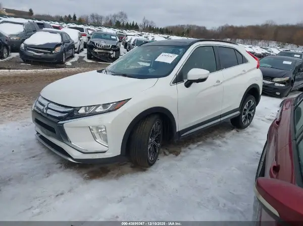 JA4AT5AA8LZ000595 2020 MITSUBISHI ECLIPSE CROSS - Image 2