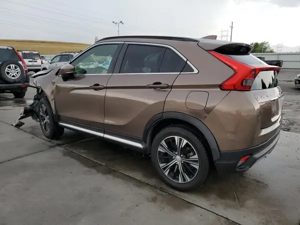 JA4AT5AA8LZ018286 2020 MITSUBISHI ECLIPSE CROSS - Image 2