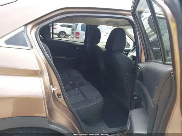 JA4AT5AA9JZ037944 2018 MITSUBISHI ECLIPSE CROSS - Image 8