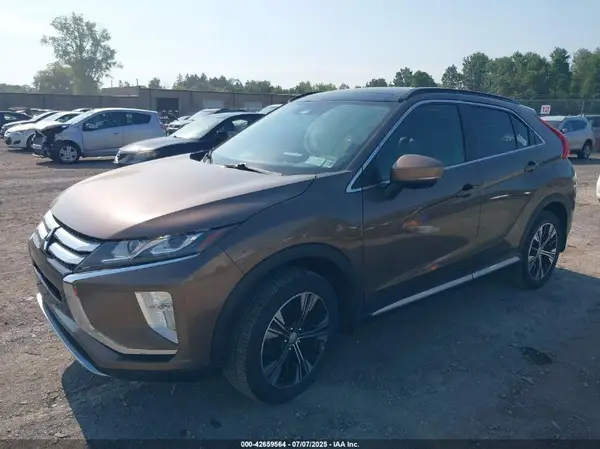 JA4AT5AA9JZ040536 2018 MITSUBISHI ECLIPSE CROSS - Image 2