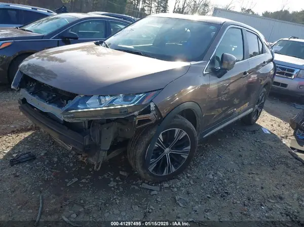 JA4AT5AA9JZ041833 2018 MITSUBISHI ECLIPSE CROSS - Image 2