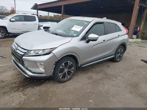JA4AT5AA9JZ045686 2018 MITSUBISHI ECLIPSE CROSS - Image 2