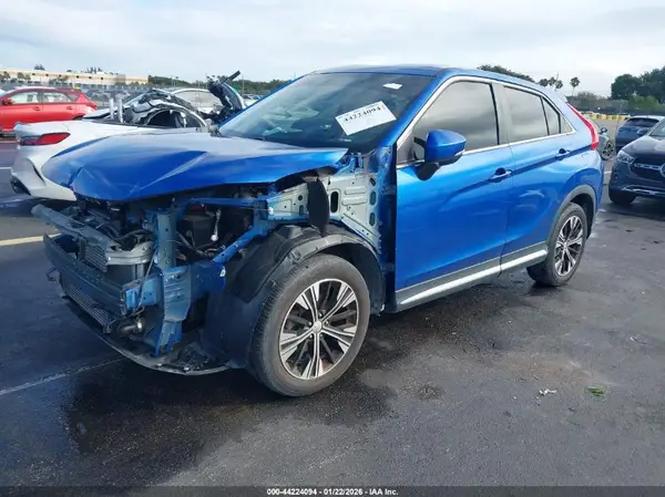JA4AT5AA9JZ050984 2018 MITSUBISHI ECLIPSE CROSS - Image 2